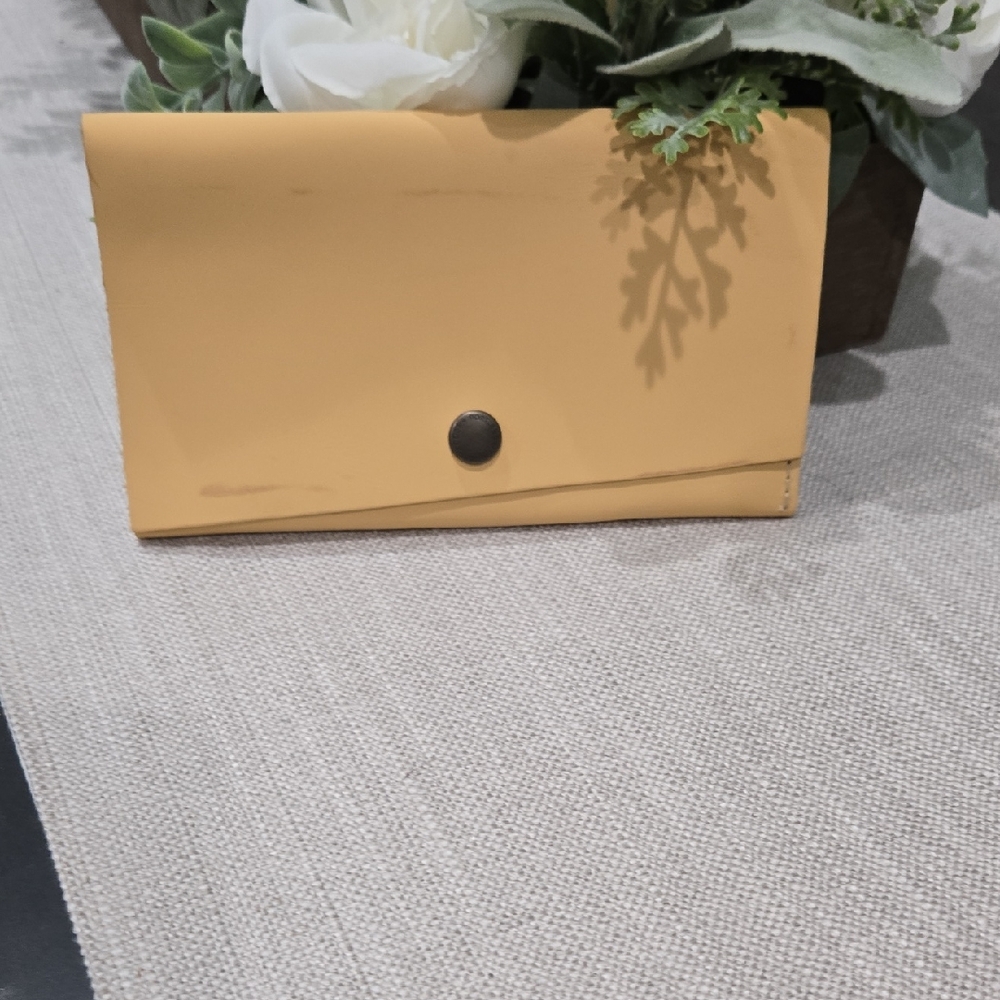 Portland Leather Vanilla Rancher Wallet